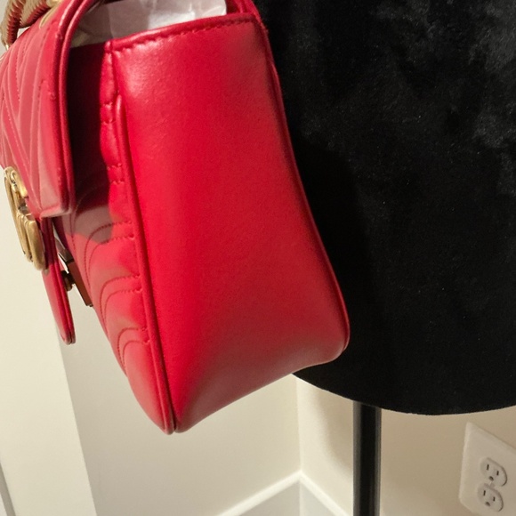 GUCCI MARMONT RED LEATHER SHOULDER/CROSSBODY BAG - Picture 11 of 16